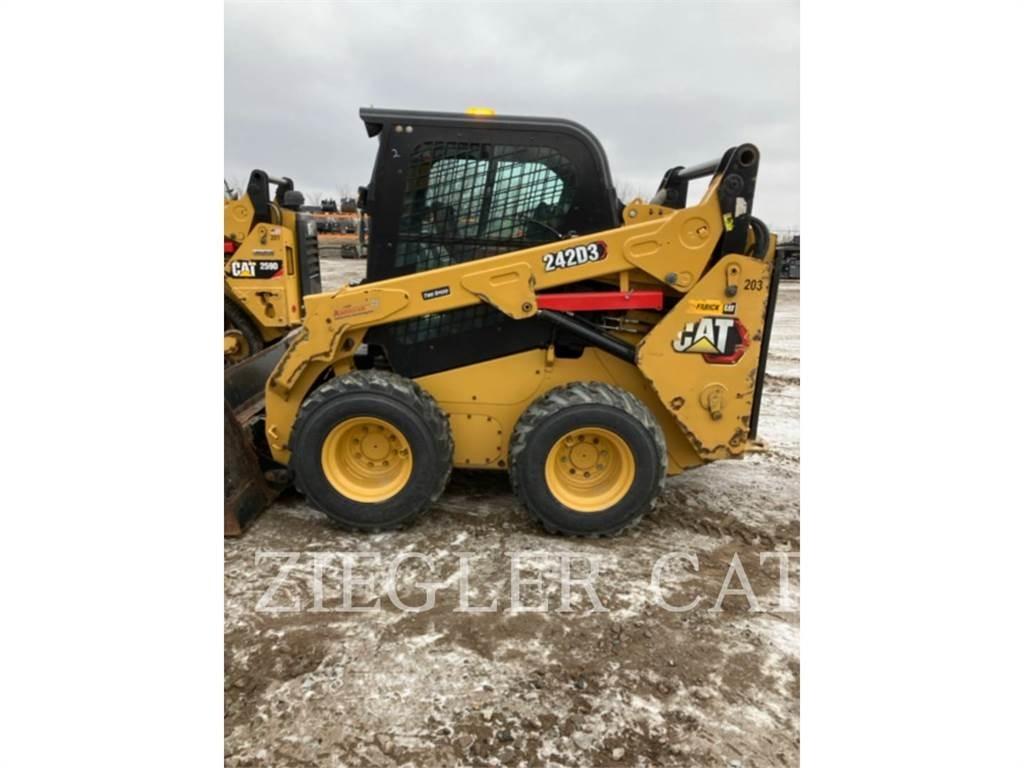 CAT 242D3 Kompaktlader