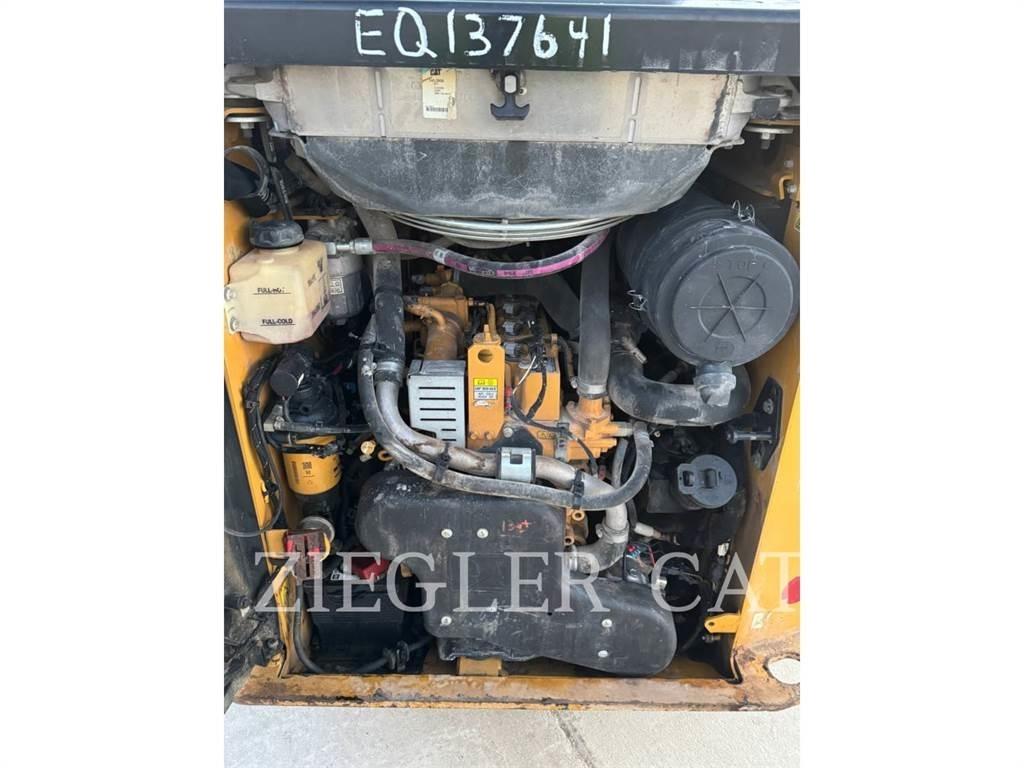 CAT 242D3 Kompaktlader