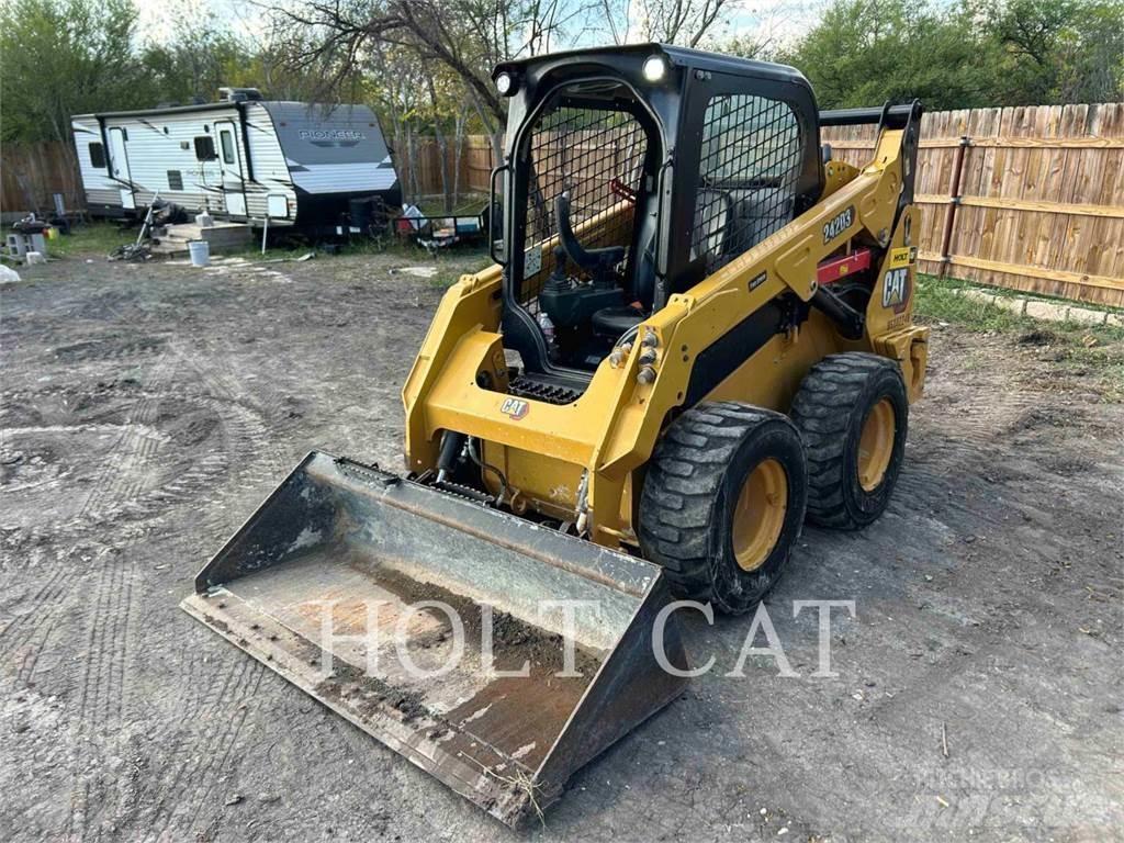 CAT 242D3 Kompaktlader