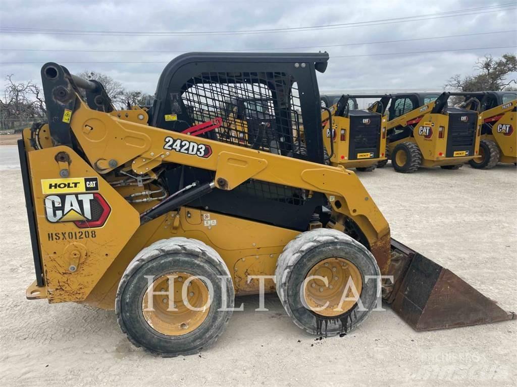 CAT 242D3 Kompaktlader