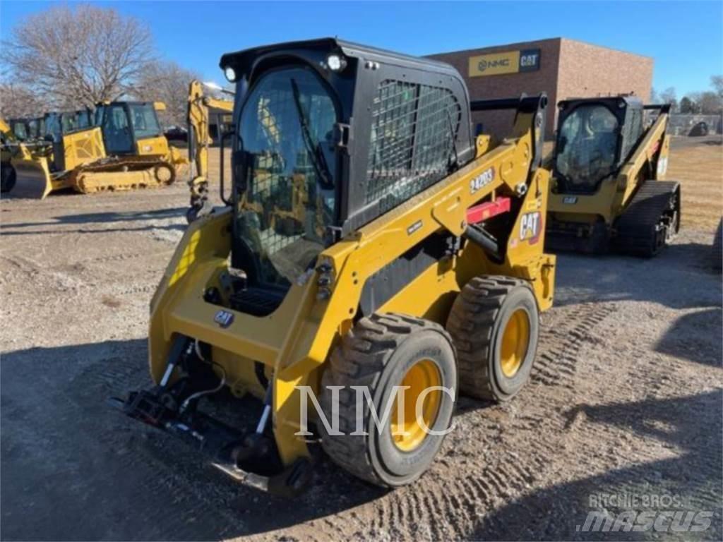 CAT 242D3 Kompaktlader