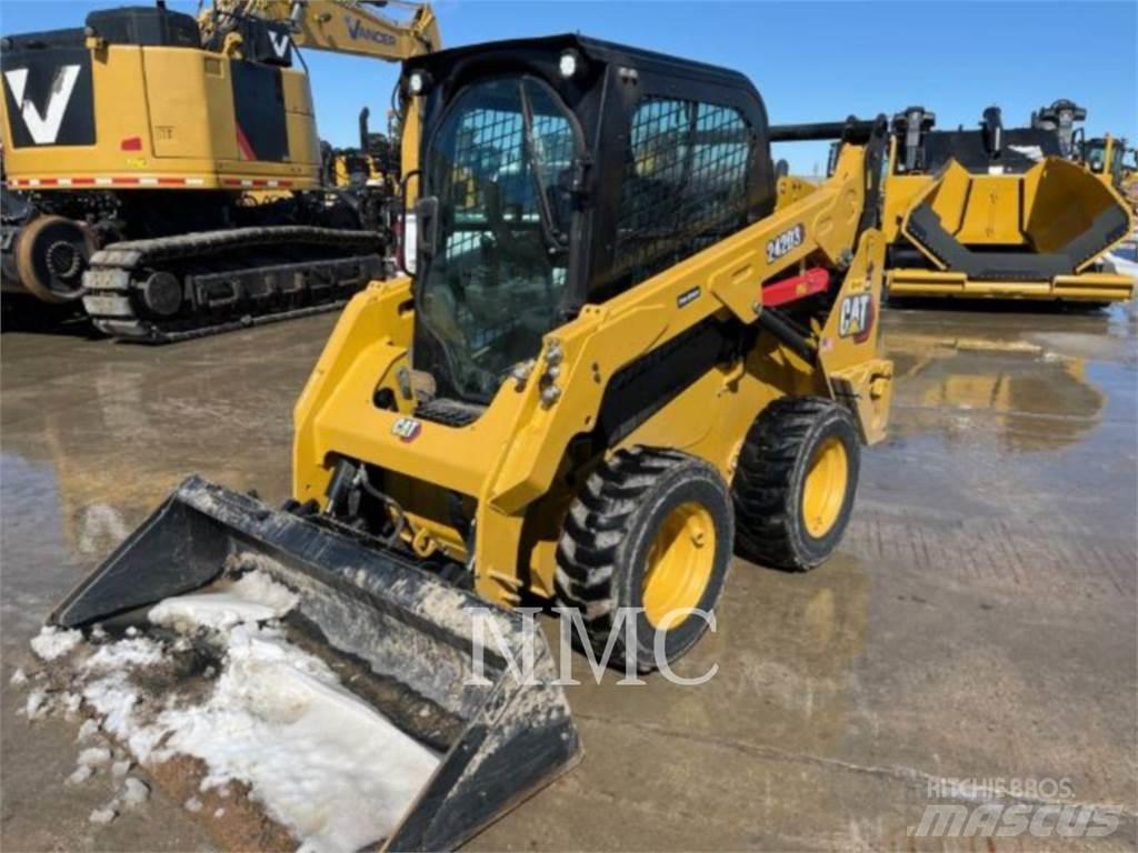 CAT 242D3 Kompaktlader