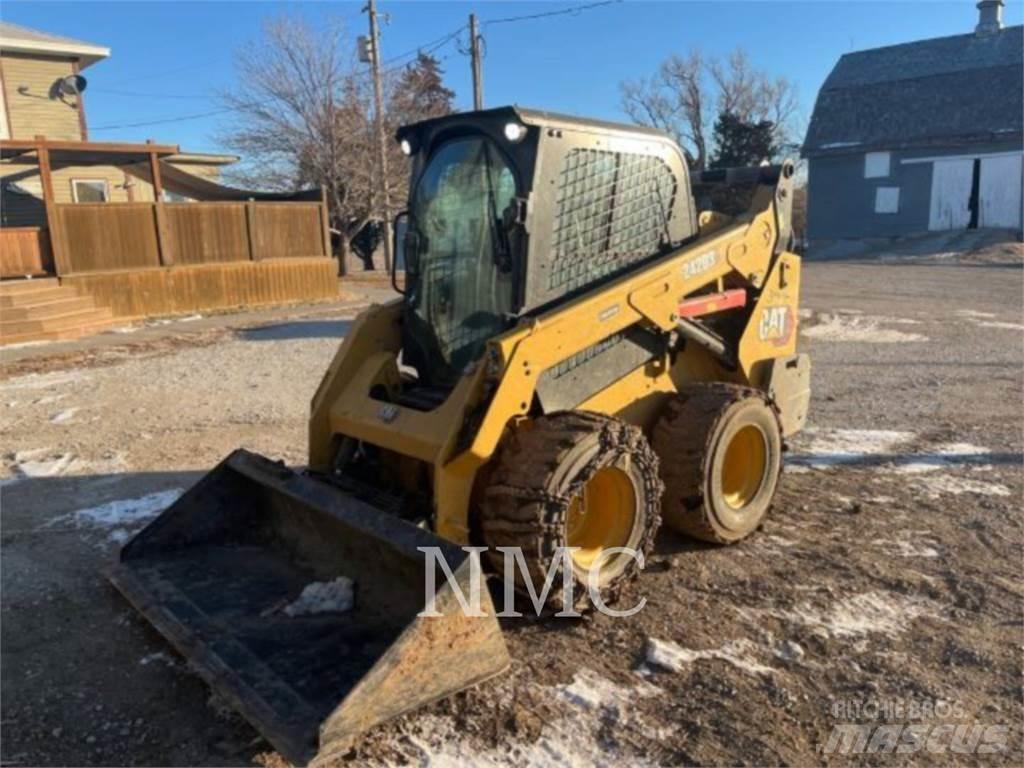 CAT 242D3 Kompaktlader
