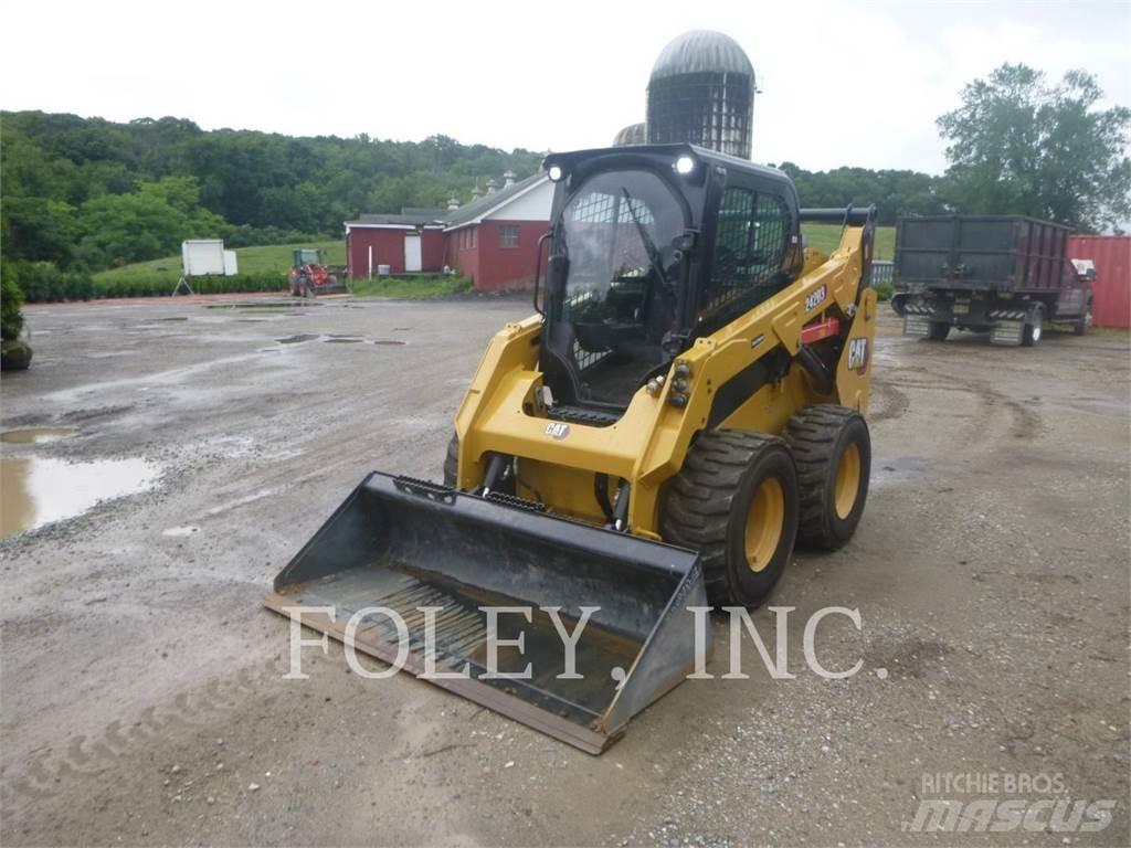 CAT 242D3 Kompaktlader