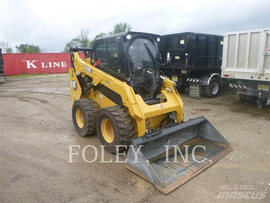 CAT 242D3 Kompaktlader