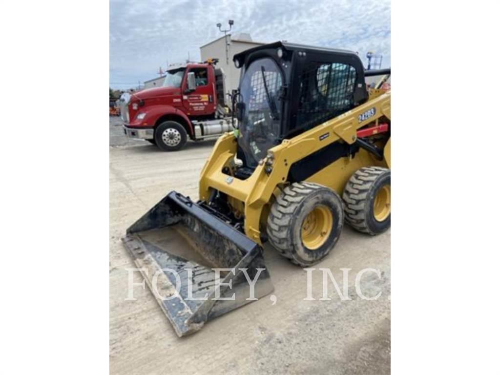 CAT 242D3 Kompaktlader