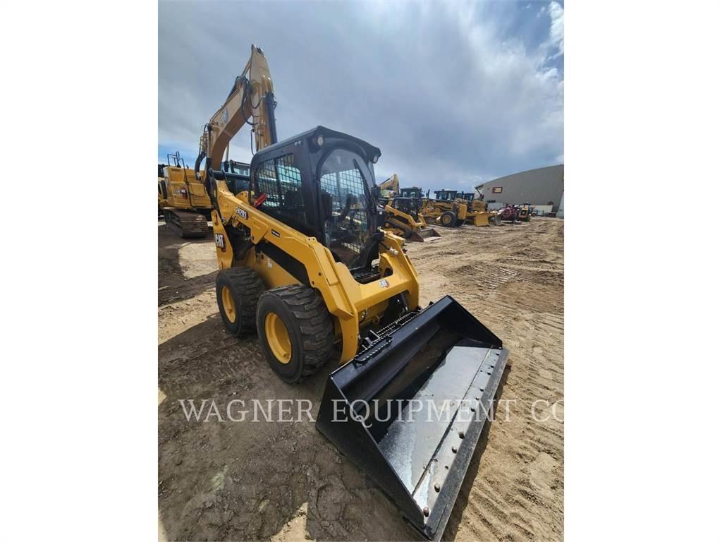 CAT 242D3 Kompaktlader