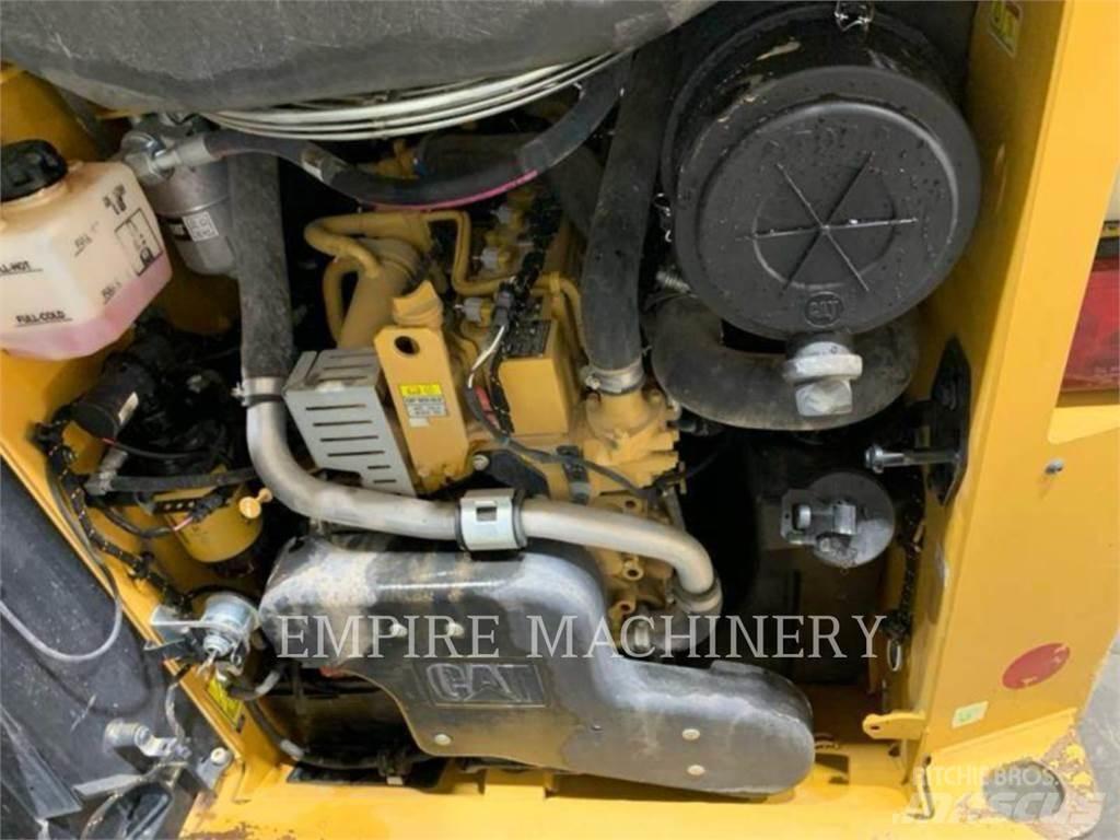 CAT 242D3 Kompaktlader