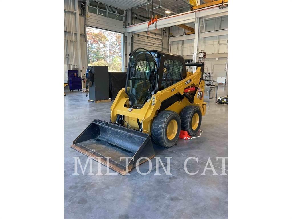 CAT 242D3 Kompaktlader