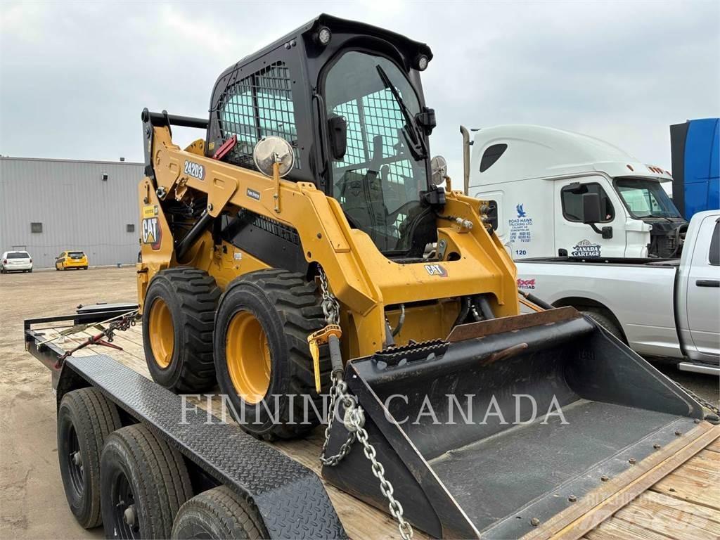 CAT 242D3 Kompaktlader