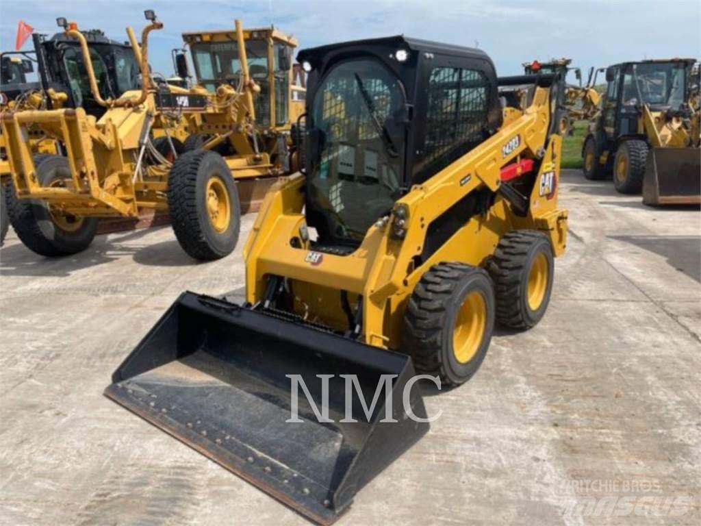 CAT 242D3 Kompaktlader