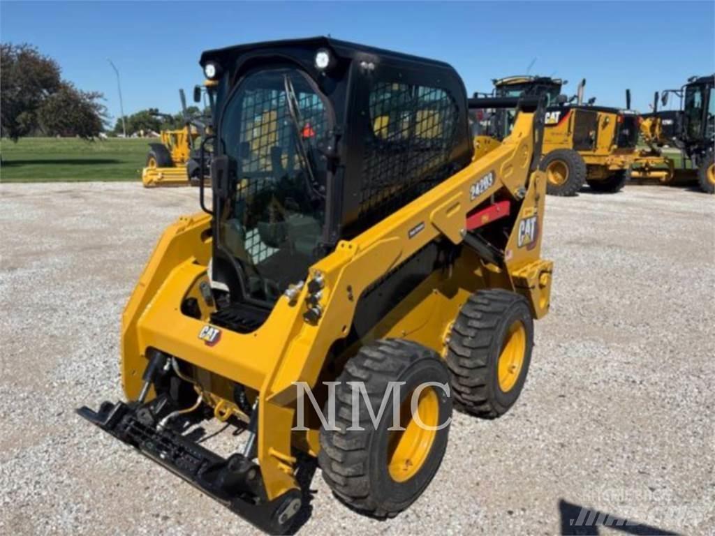 CAT 242D3 Kompaktlader