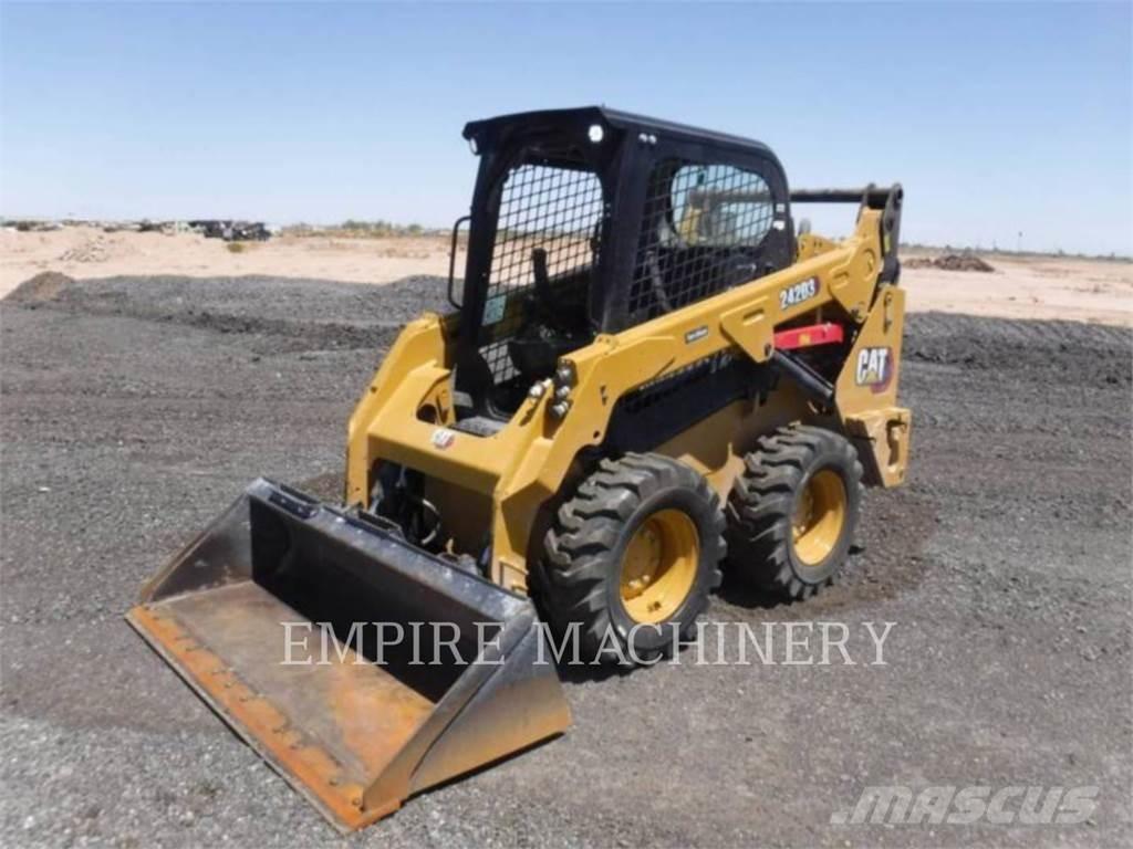 CAT 242D3 Kompaktlader
