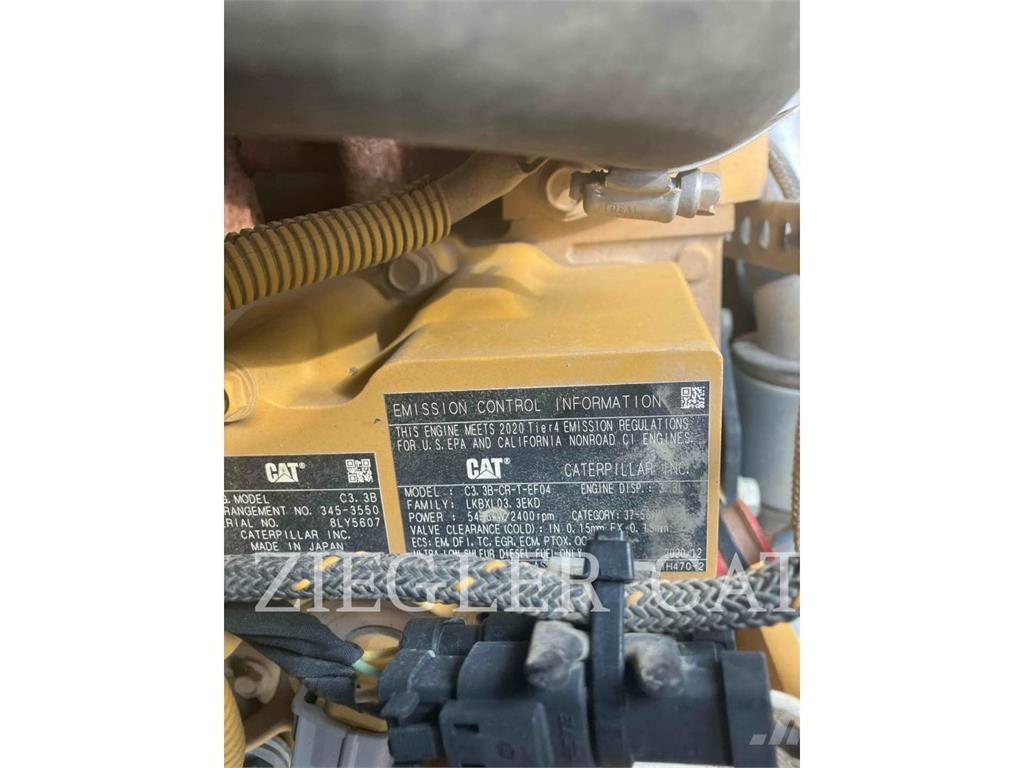 CAT 242D3 Kompaktlader