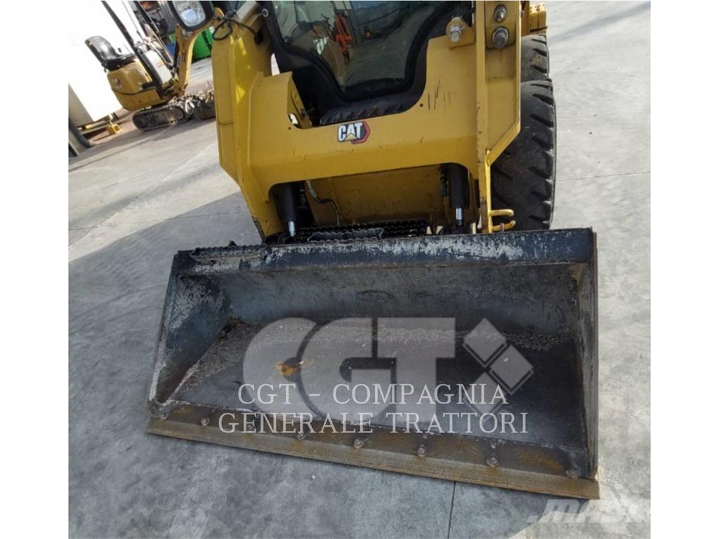 CAT 242D3 Kompaktlader