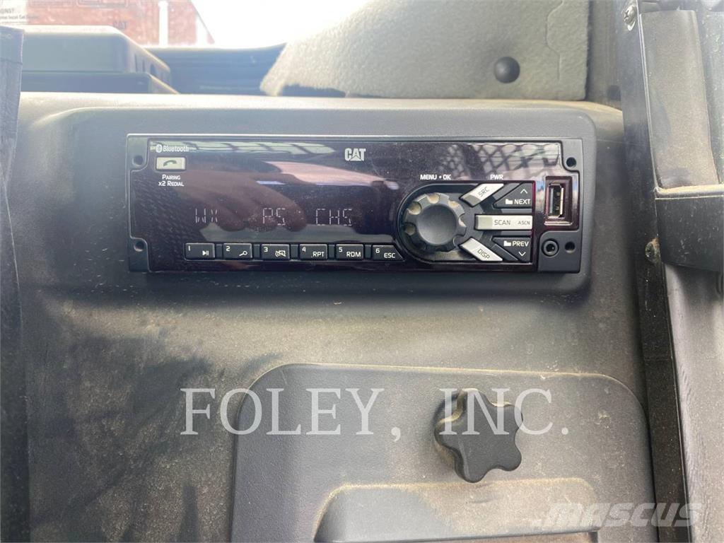 CAT 242D3 Kompaktlader