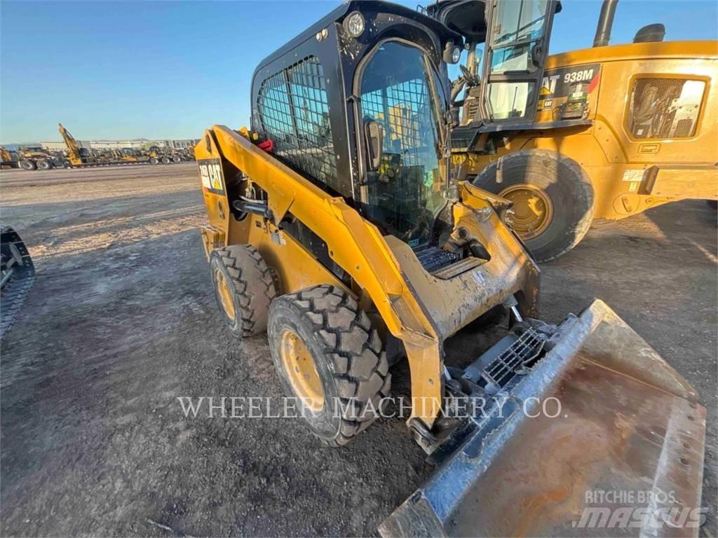 CAT 246D2 C3H4 Kompaktlader