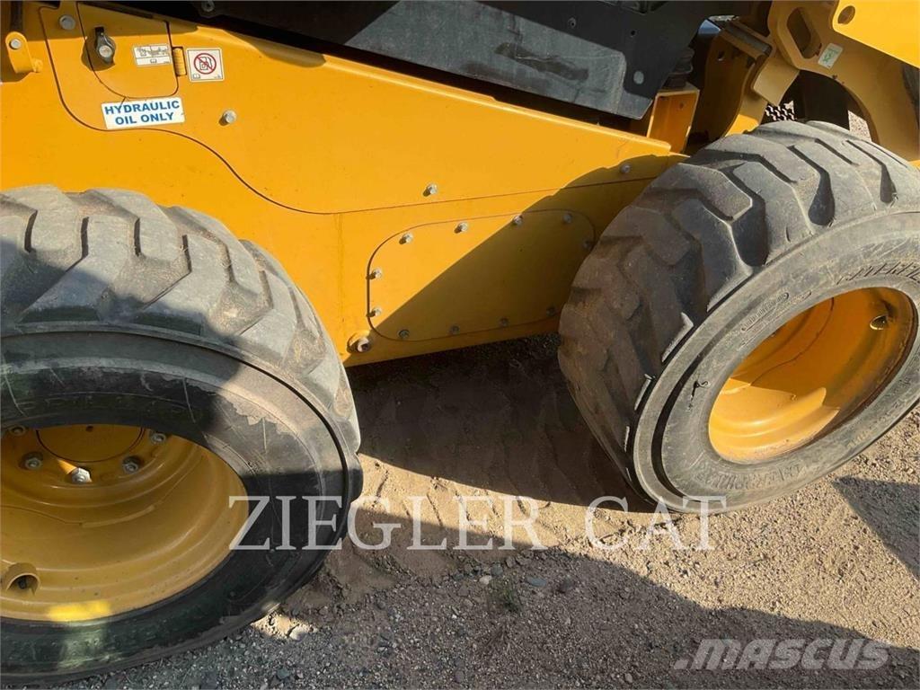 CAT 246D3 Kompaktlader