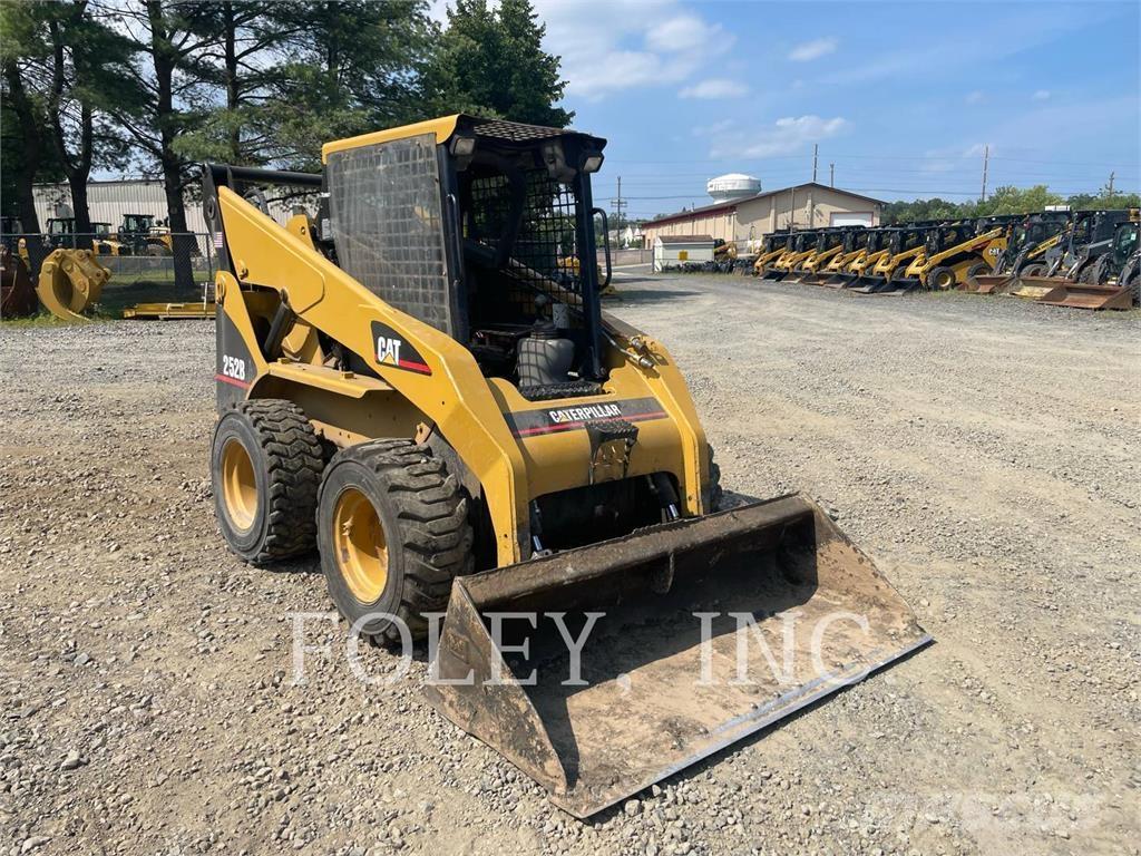 CAT 252B Kompaktlader
