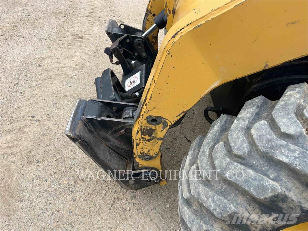 CAT 252B Kompaktlader