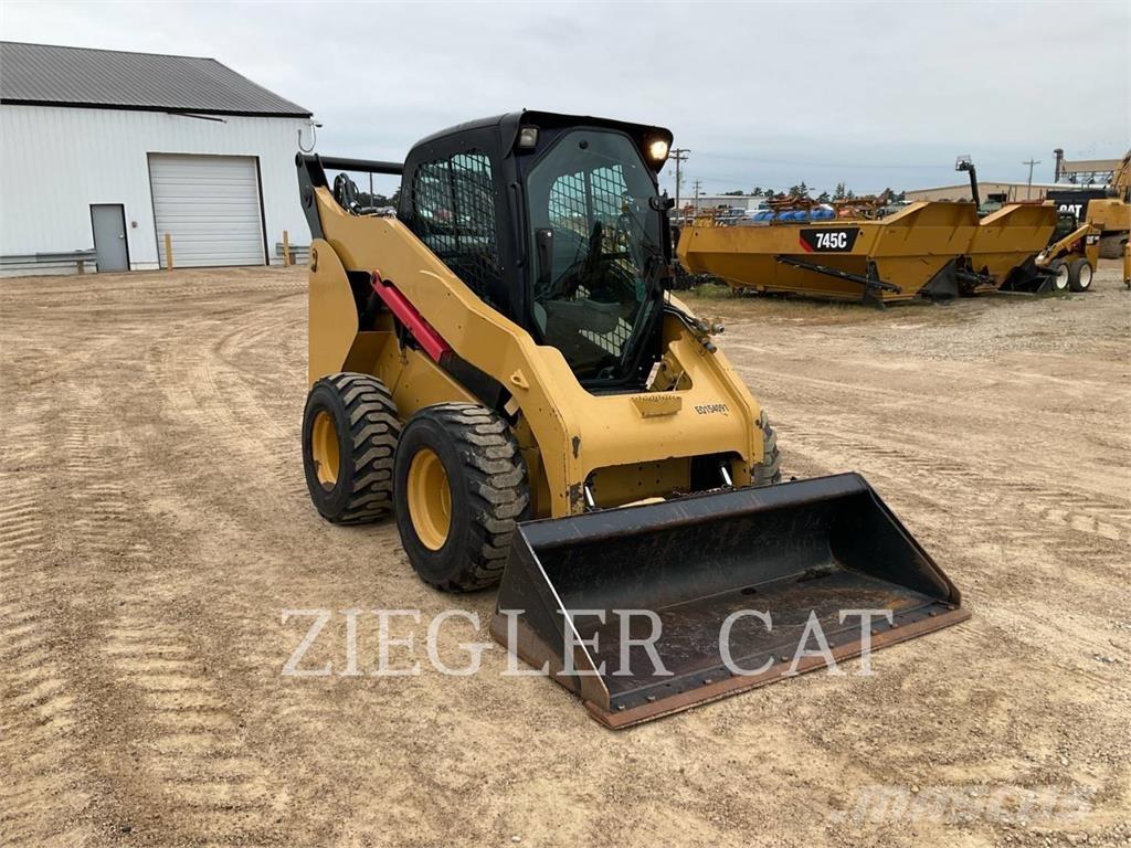 CAT 262C Kompaktlader