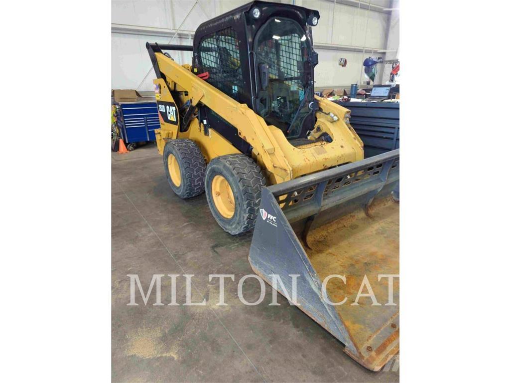 CAT 262D Kompaktlader