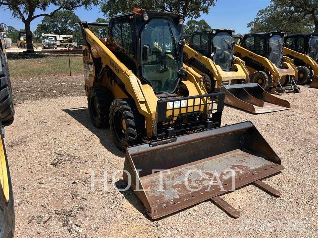 CAT 262D Kompaktlader