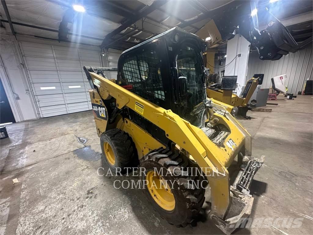 CAT 262D ACHF Kompaktlader