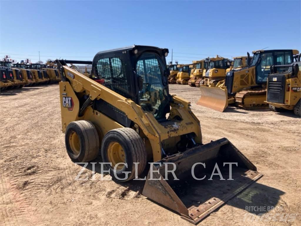 CAT 262D3 Kompaktlader