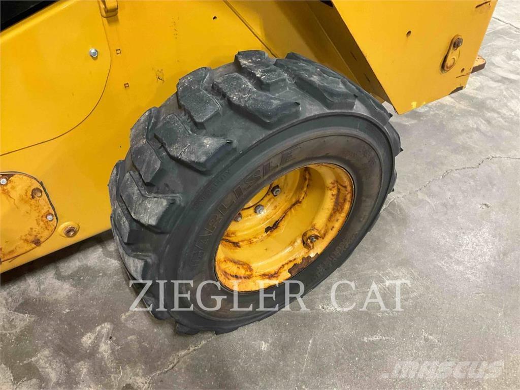 CAT 262D3 Kompaktlader