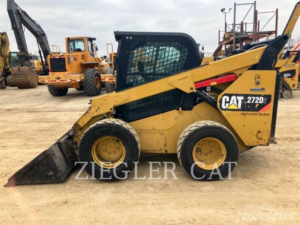 CAT 272D2 Kompaktlader