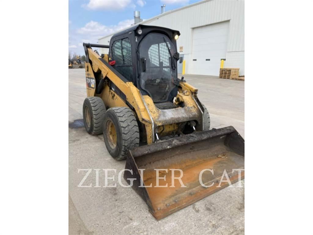 CAT 272D2 Kompaktlader