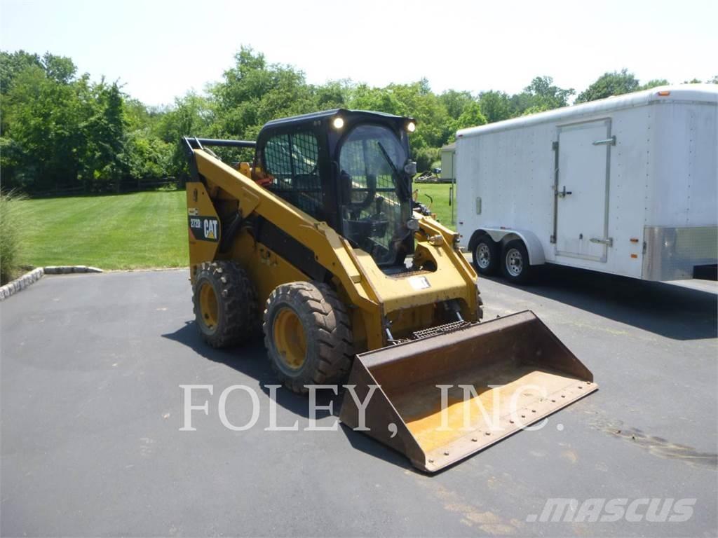 CAT 272D2 Kompaktlader