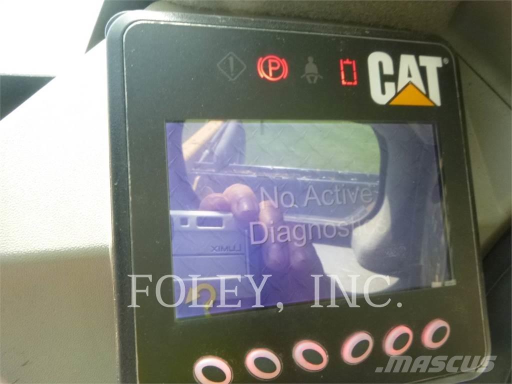 CAT 272D2 Kompaktlader