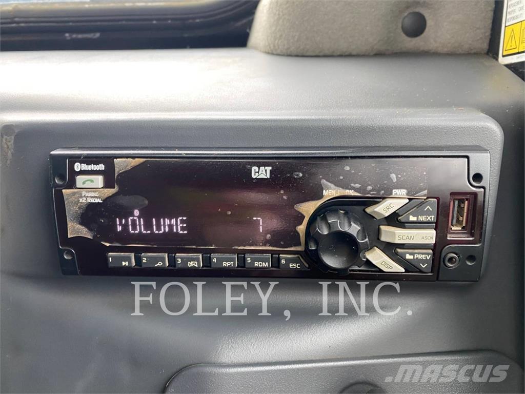 CAT 272D2 Kompaktlader