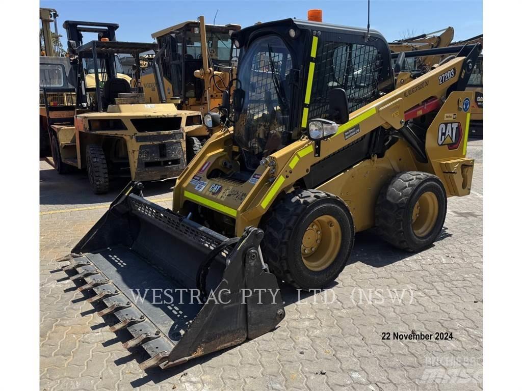 CAT 272D3 Kompaktlader
