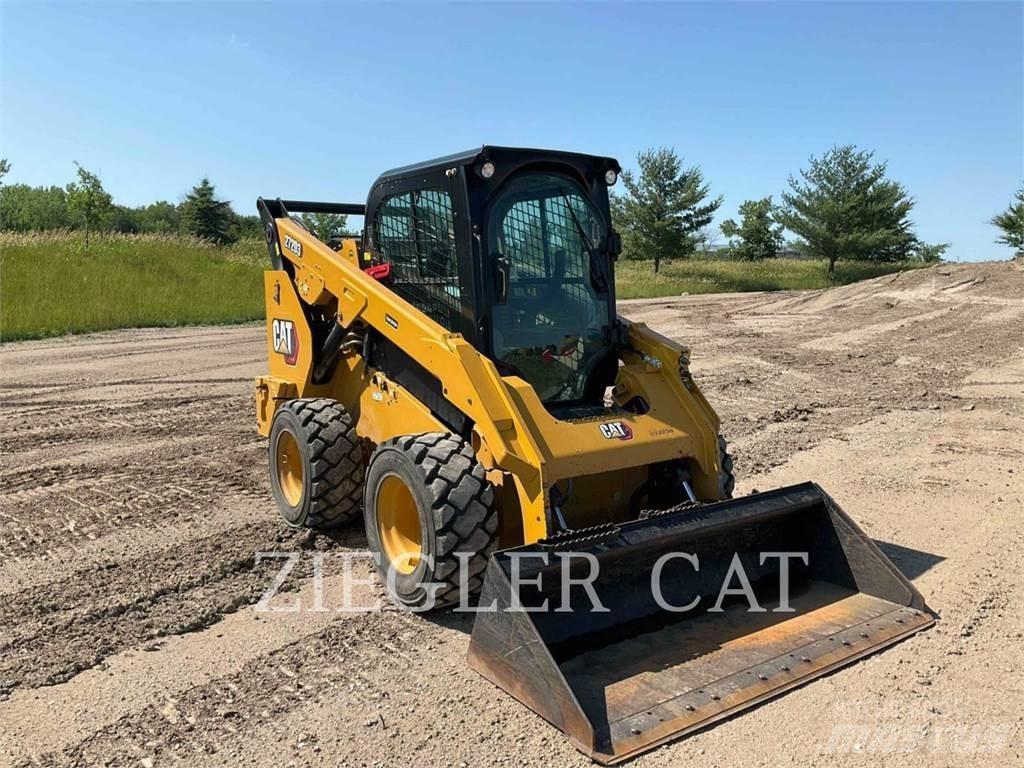 CAT 272D3 Kompaktlader