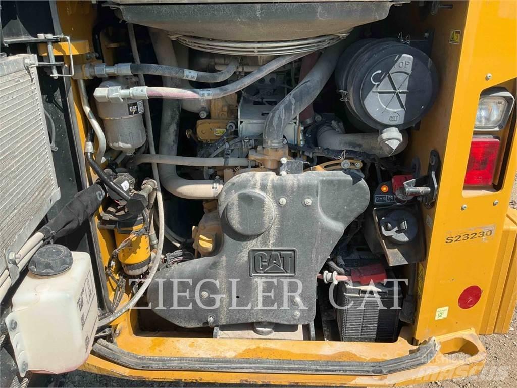 CAT 272D3 Kompaktlader