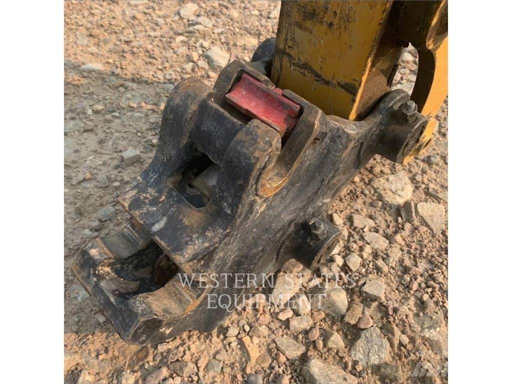 CAT 302 Raupenbagger