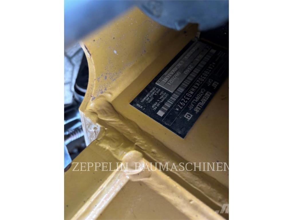 CAT 302-05A CR Raupenbagger