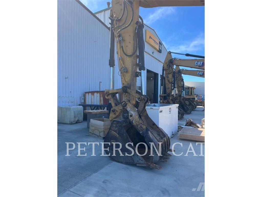 CAT 323 Raupenbagger