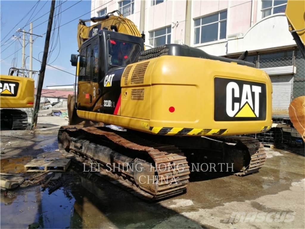 CAT 323D2L Raupenbagger