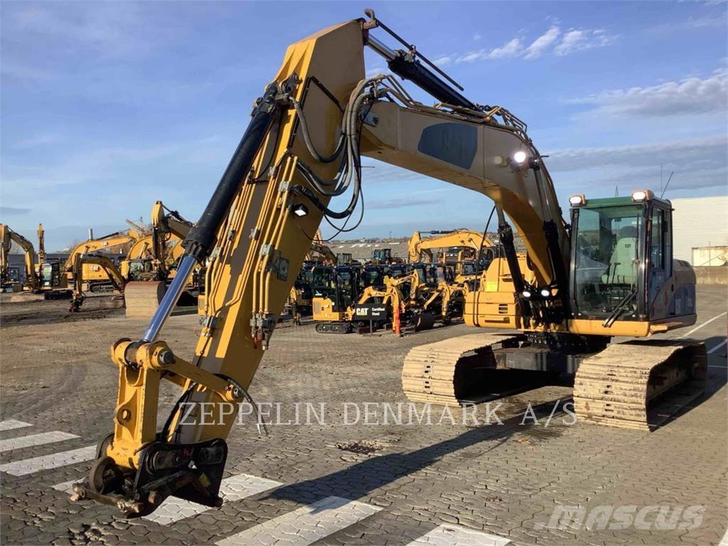 CAT 323DL Raupenbagger
