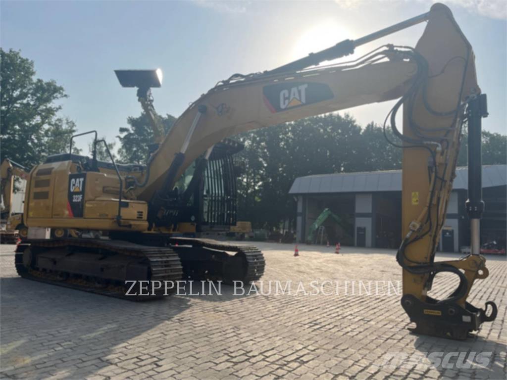 CAT 323FL Raupenbagger