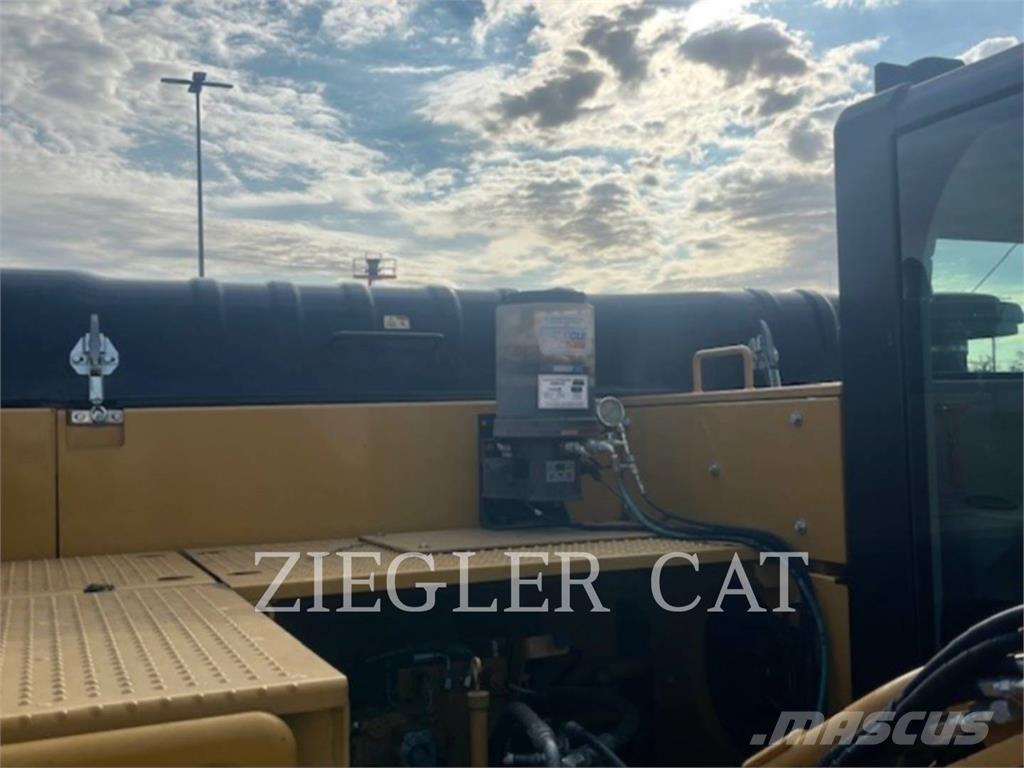 CAT 326FL Raupenbagger