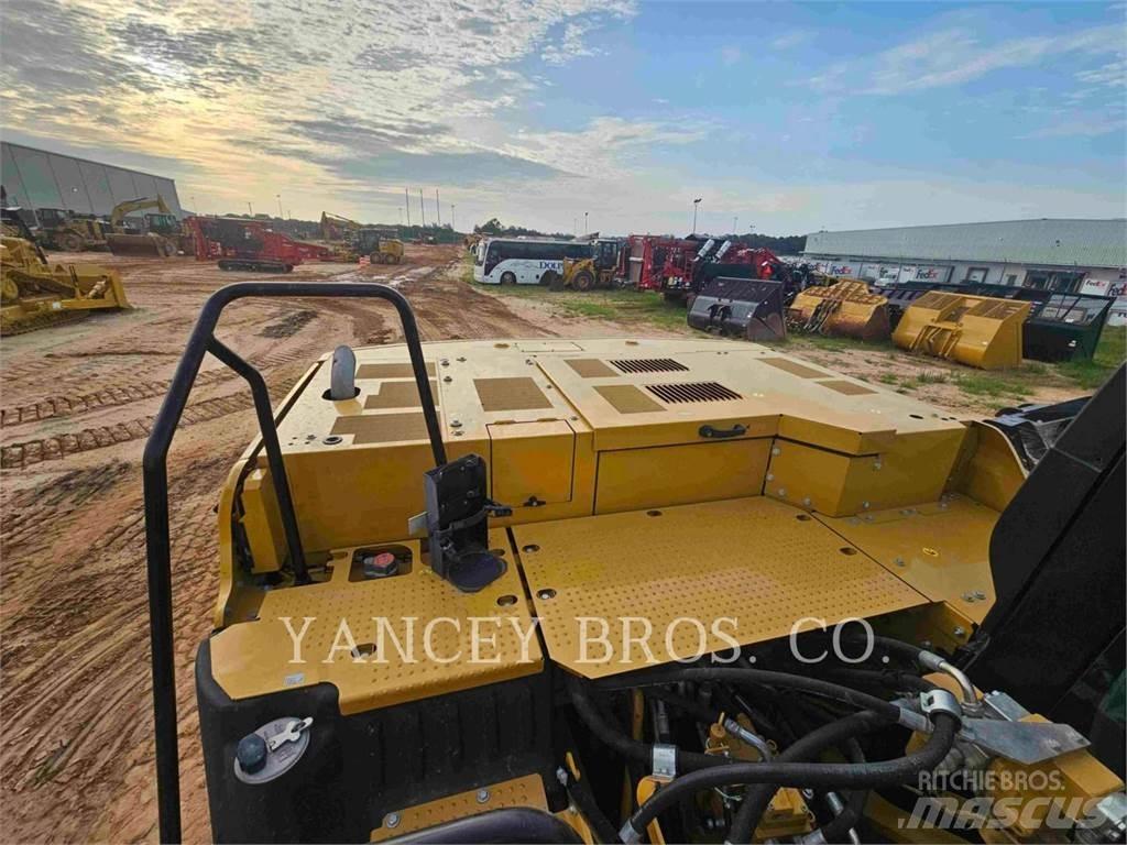 CAT 33007 Raupenbagger