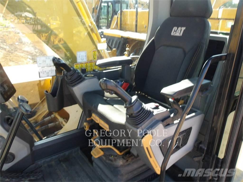 CAT 33007 Raupenbagger