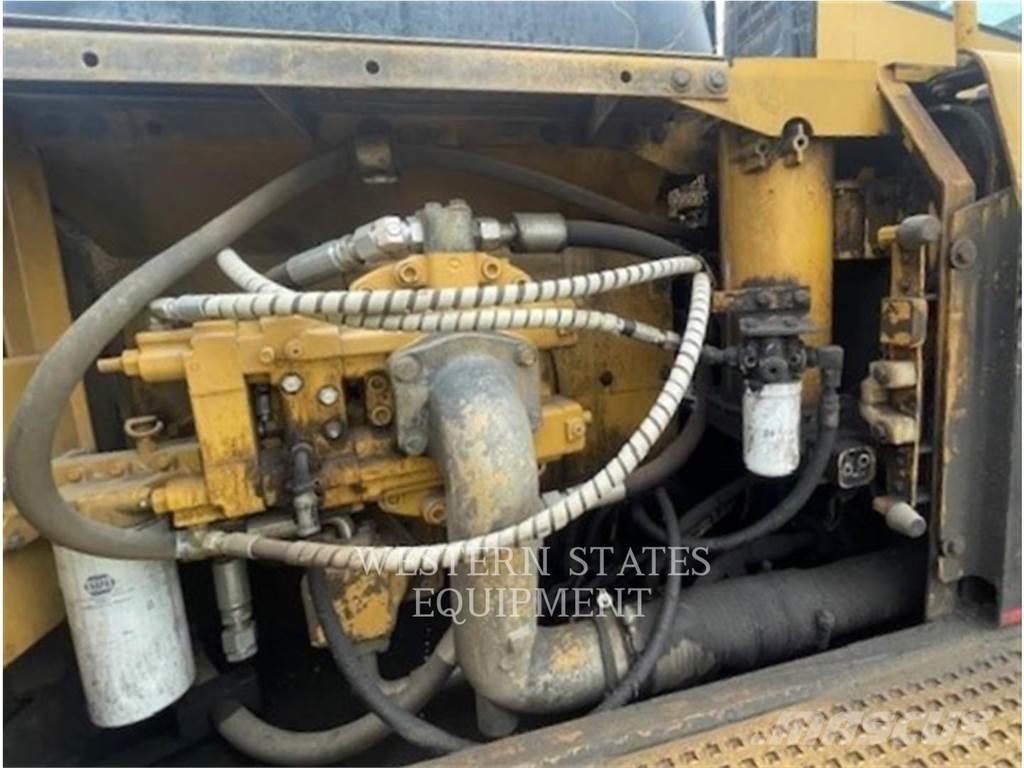 CAT 330B FM Forsttraktoren