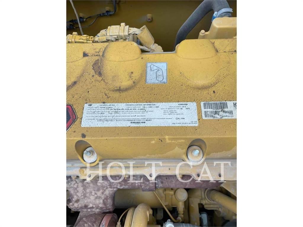 CAT 352 12 Raupenbagger
