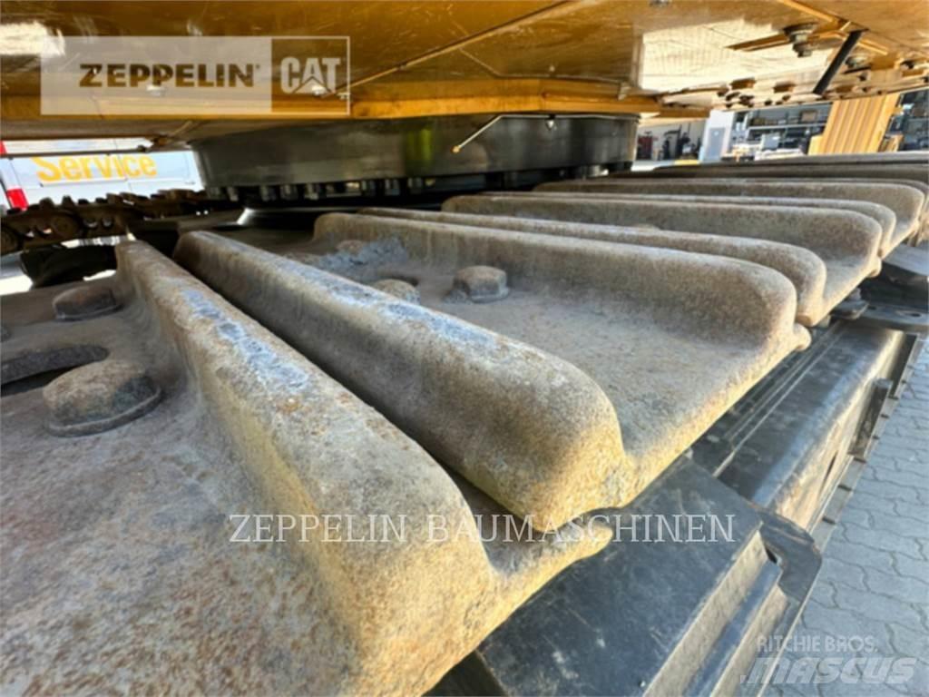 CAT 374-07A Raupenbagger